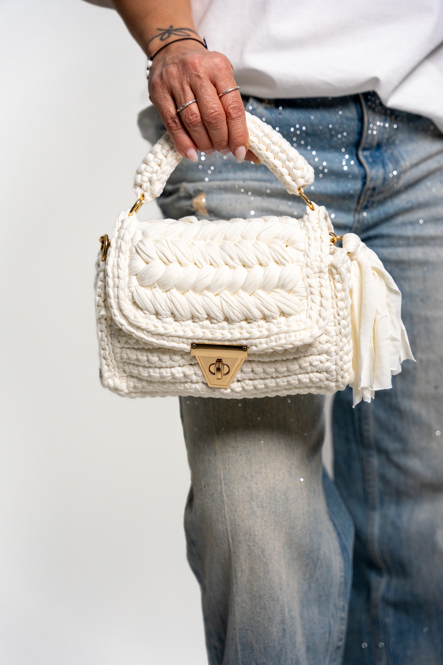 Pletena torbica - bela