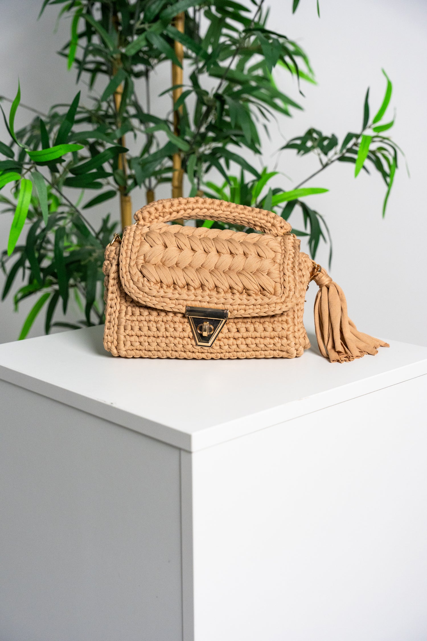 Pletena torbica - bež