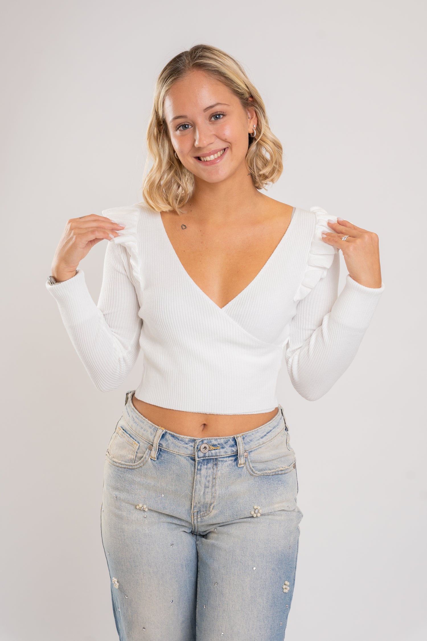 Majica z volančki - bela