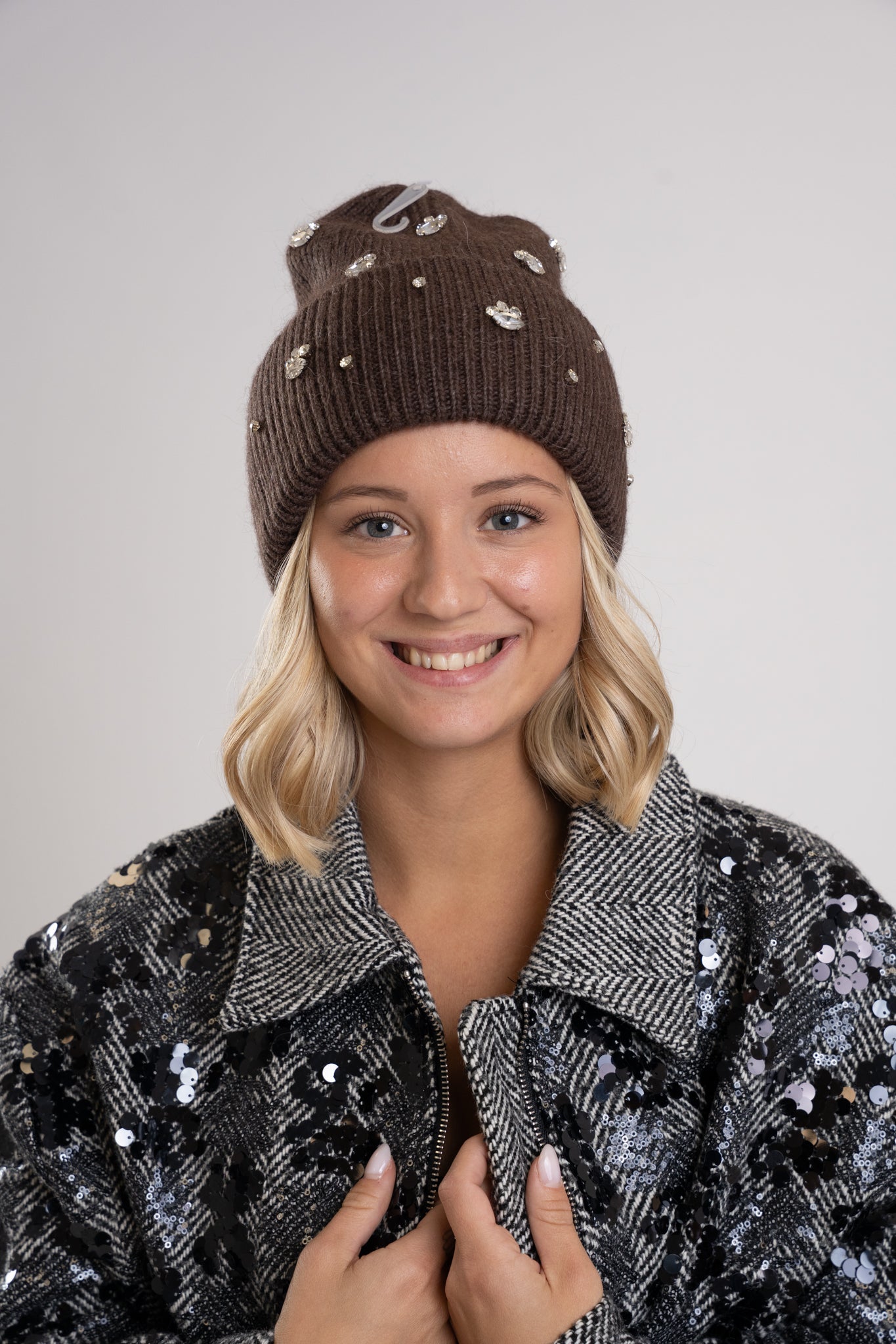 Kapa KRISTAL - temno rjava